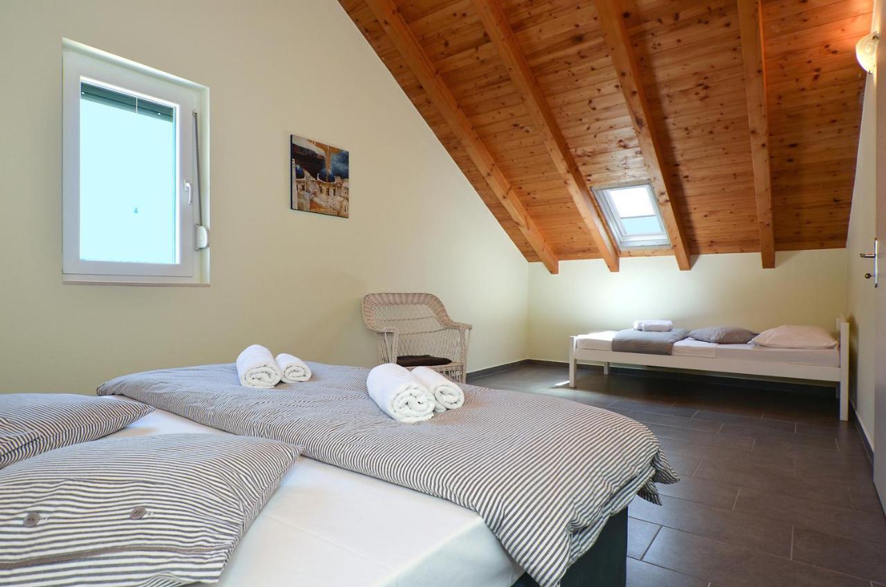 Holiday Home Nevera Kaštela Exteriér fotografie